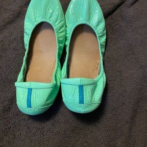 Mint green tieks
